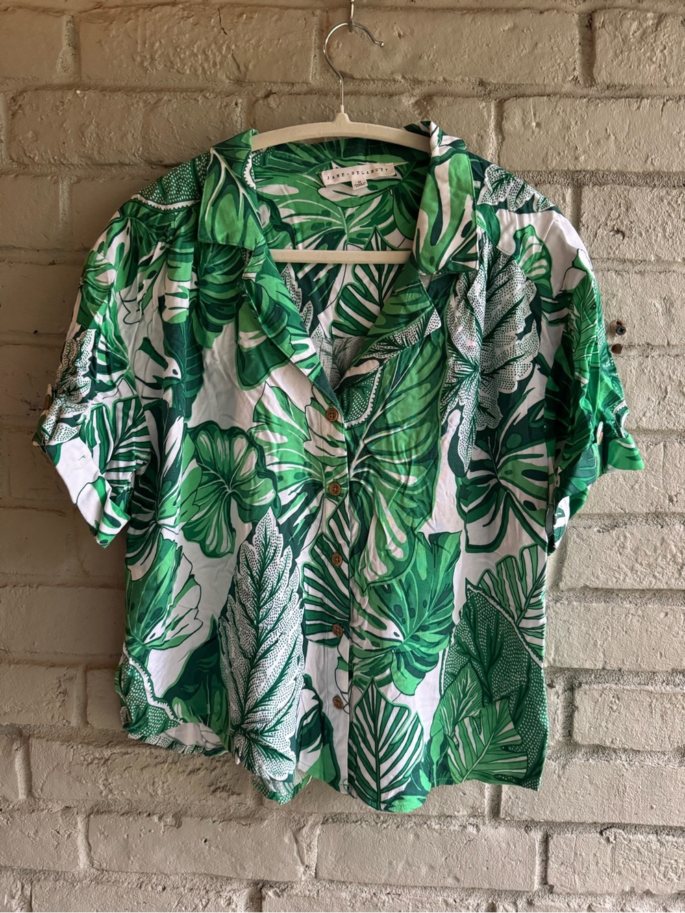 Jane&Delancey Tropical Green Leaf Button-Front Women's Top Sz M NWOT